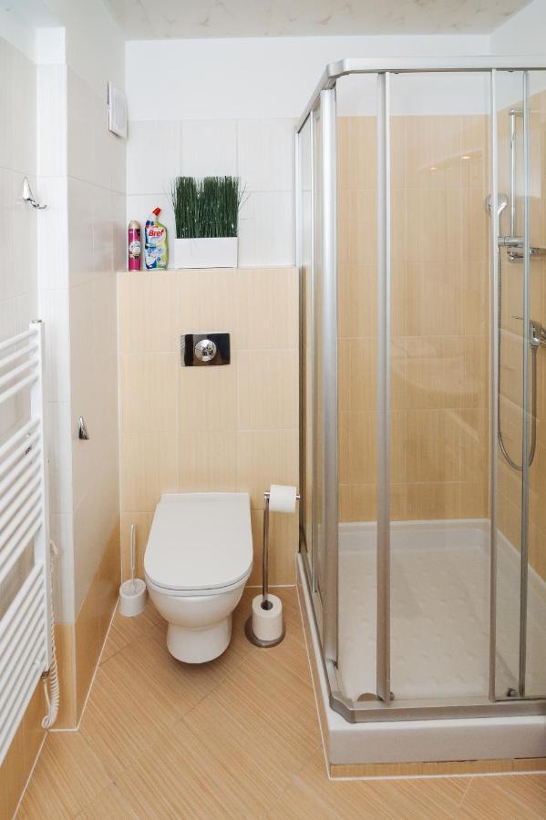 Vila Viktoria - Apartman Viktoria 2 Ruzomberok Exteriör bild